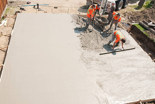 Best Best Concrete Contractor  in Fox Crossing, WI